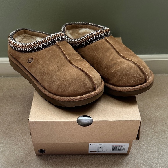 UGG Tasman Suede Slip-Ons with Knit Trim Color- Chestnut Size 7 - Picture 1 of 12